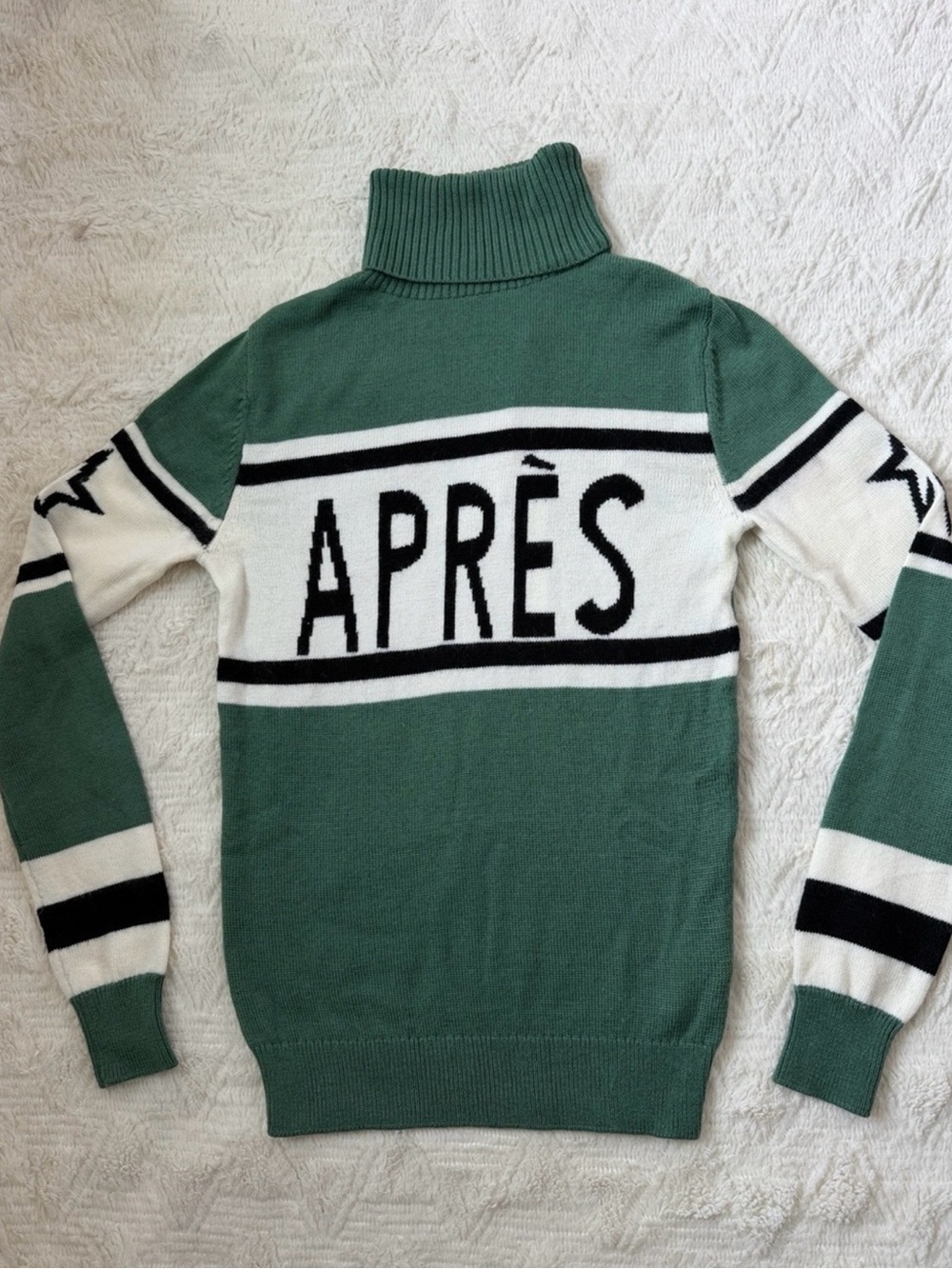 NWT Perfect moment apres merino wool ski sweater in Parisian green